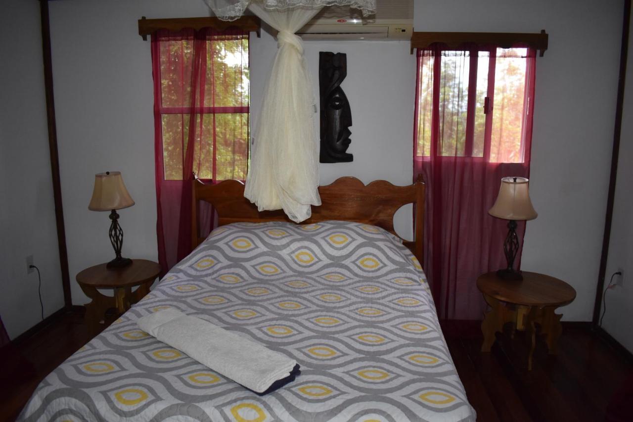 Hidden Haven Pansiyon Unitedville Dış mekan fotoğraf